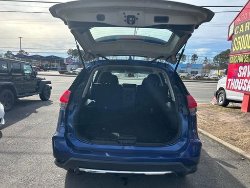 Used 2018 Nissan Rogue S image 39