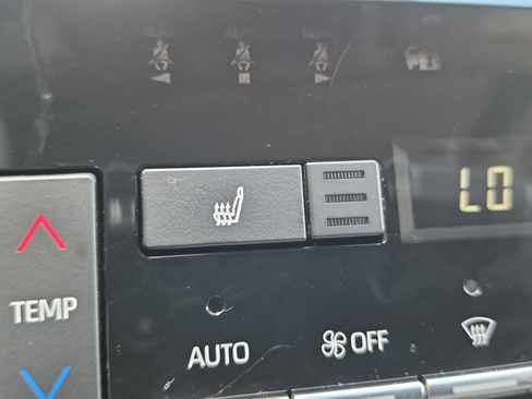 Used 2019 Toyota Avalon XLE w/ Moonroof Package FWD image 20