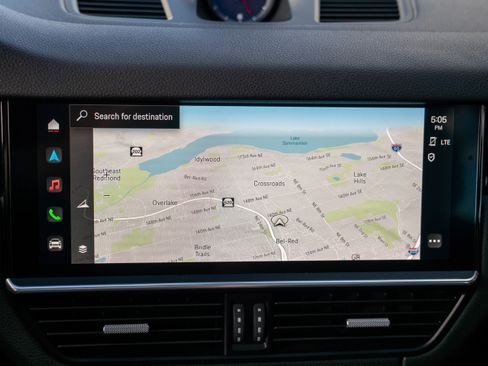 Used 2022 Porsche Cayenne image 19