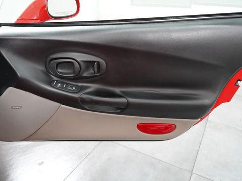 Used 2000 Chevrolet Corvette Coupe RWD image 20