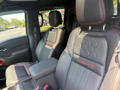 Used 2023 Nissan Frontier PRO-4X w/ Pro-4X Premium Package AWD/4WD image 9