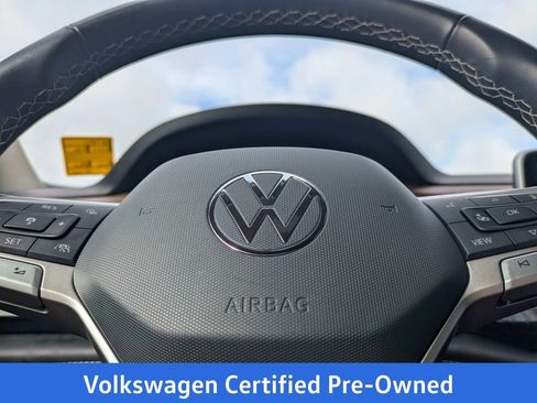 Certified 2024 Volkswagen Atlas SE FWD image 32