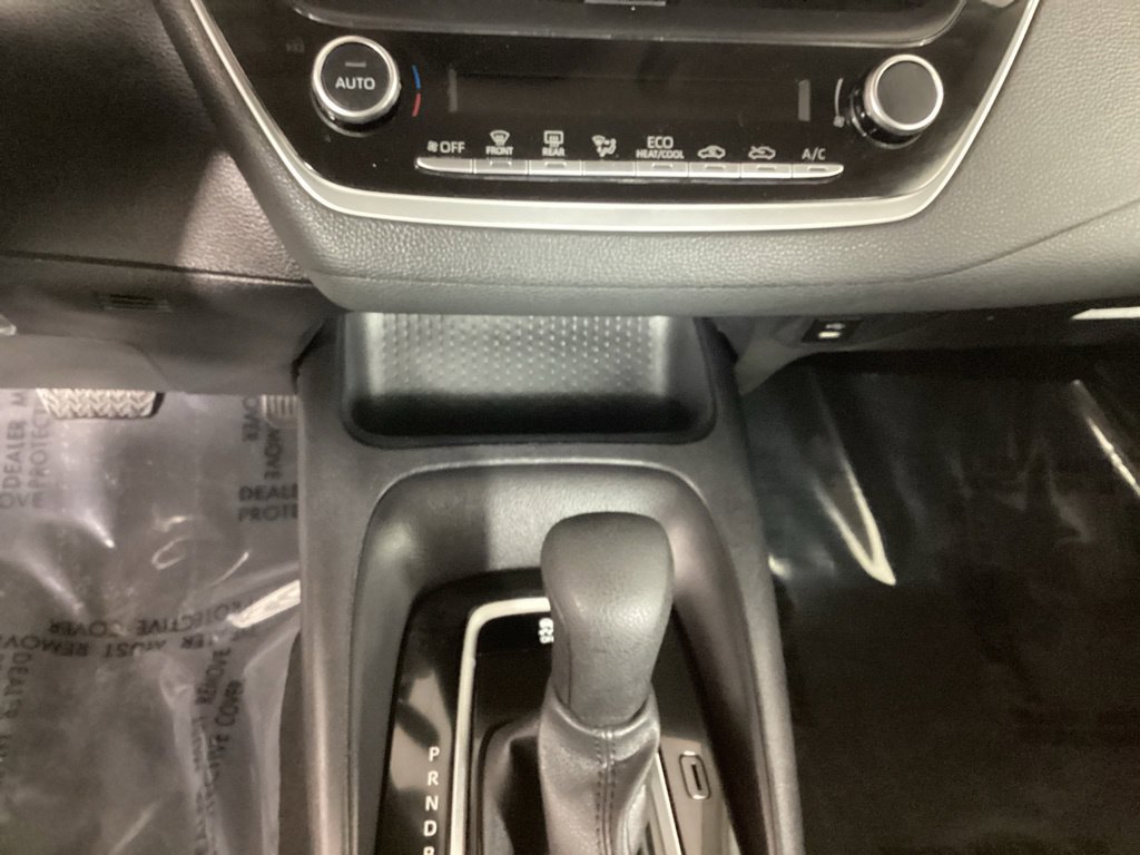 Used 2025 Toyota Corolla LE FWD image 19