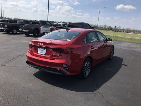 Used 2022 Kia Forte LXS image 8