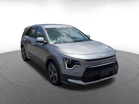 Used 2026 Kia Niro LX FWD image 2