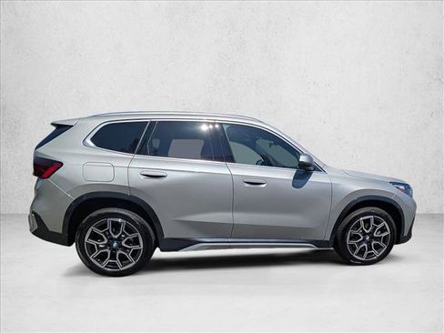 Used 2025 BMW X1 xDrive28i w/ Convenience Package AWD/4WD image 5