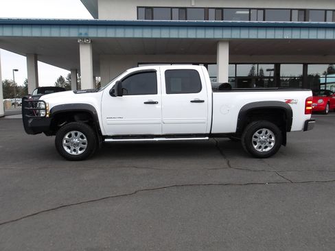 Used 2013 Chevrolet Silverado 2500 LT image 2