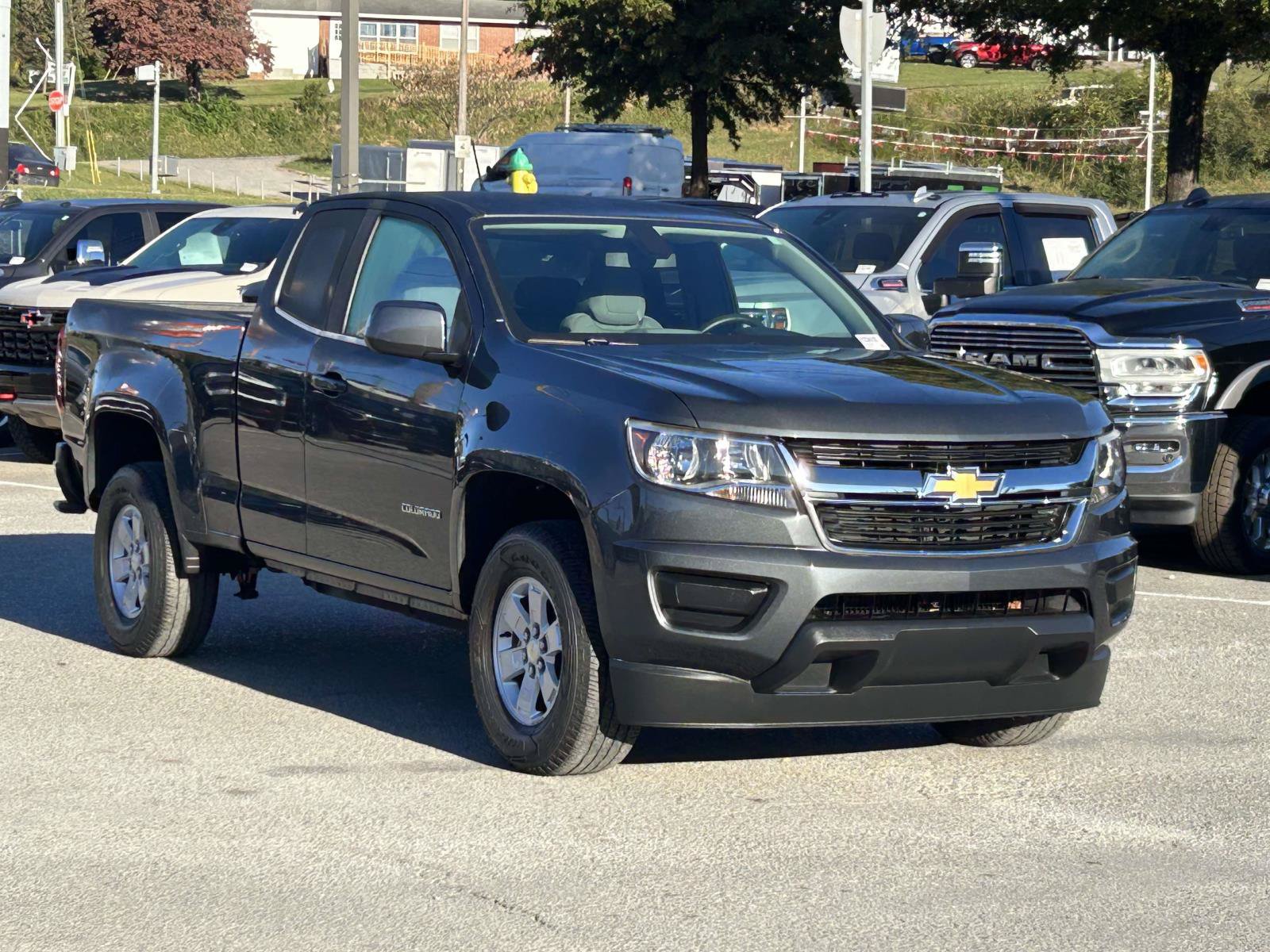 Used 2017 Chevrolet Colorado W/T w/ WT Convenience Package RWD image 1