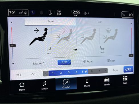 Used 2023 Chrysler Pacifica Touring-L image 18