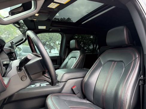 Used 2022 Ford Expedition Max Limited RWD image 7