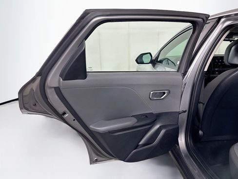 Used 2025 Kia K4 LXS image 25