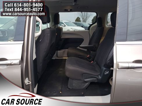 Used 2018 Chrysler Pacifica Touring Plus image 24