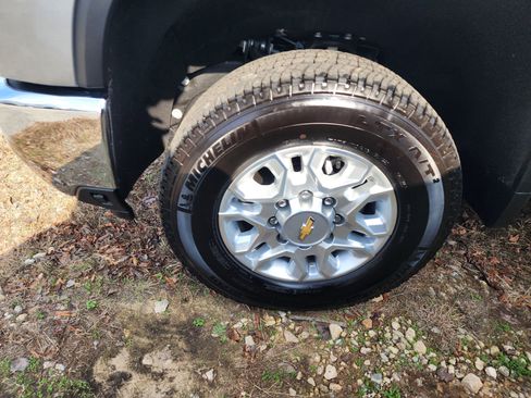 Used 2025 Chevrolet Silverado 2500 LTZ w/ LTZ Convenience Package image 5