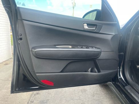 Used 2019 Kia Optima S image 18