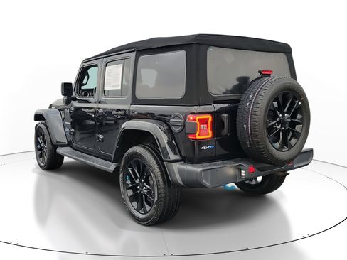 Used 2022 Jeep Wrangler Unlimited Sahara w/ Cold Weather Group image 3