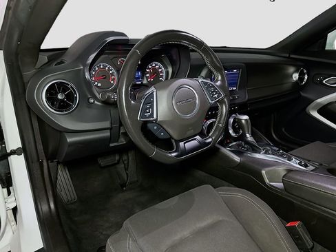 Used 2023 Chevrolet Camaro LT RWD image 9