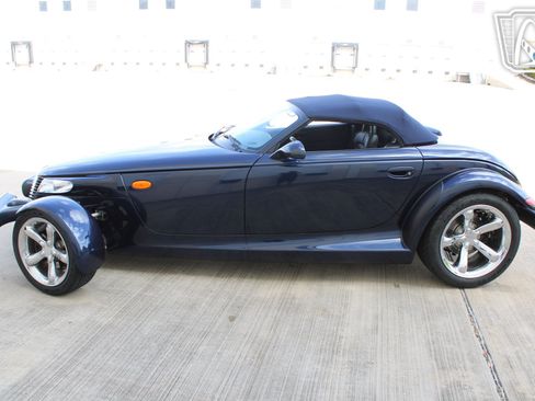 Used 2001 Chrysler Prowler RWD image 2