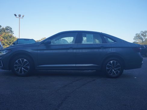 Used 2025 Volkswagen Jetta S image 6