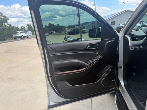 Used 2019 GMC Yukon XL SLT AWD/4WD image 13