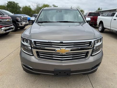 Used 2017 Chevrolet Suburban Premier AWD/4WD image 2