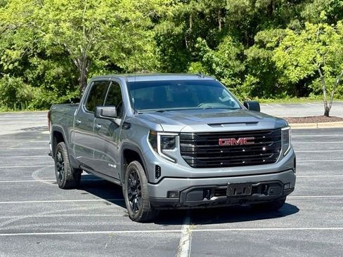 Used 2023 GMC Sierra 1500 Elevation w/ X31 Off-Road Package AWD/4WD image 11