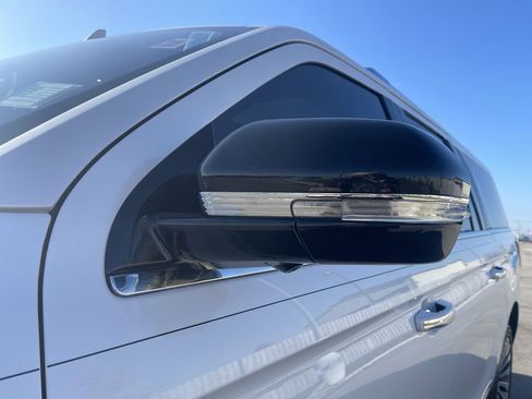 Used 2019 Lincoln Navigator L Reserve image 11