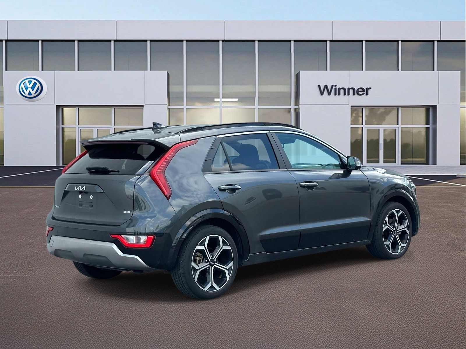 Used 2024 Kia Niro EX Touring FWD image 5