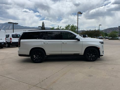 Used 2021 Cadillac Escalade Sport w/ Driver Assist Tech Package AWD/4WD image 6
