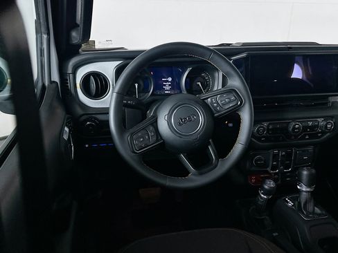 Used 2024 Jeep Wrangler Willys image 17