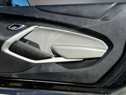 Used 2020 Chevrolet Camaro LT image 27