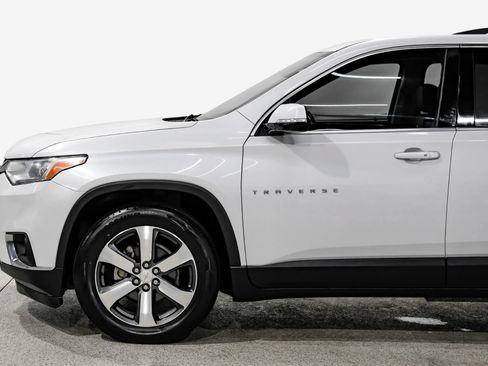Used 2018 Chevrolet Traverse LT FWD image 10