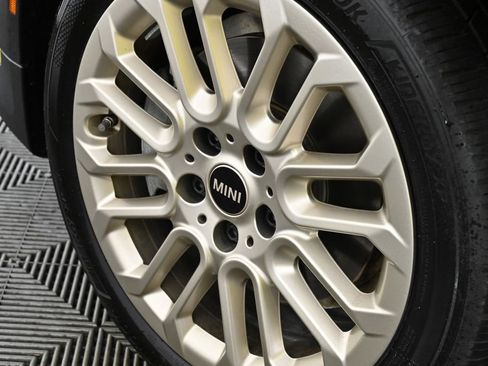 Certified 2025 MINI Cooper S image 32