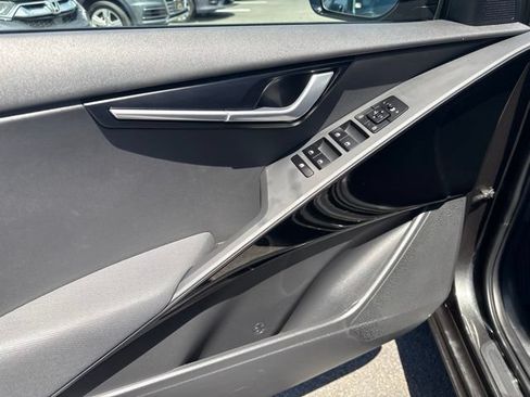 Certified 2023 Kia Niro Wind w/ Wind Preserve Package FWD image 16