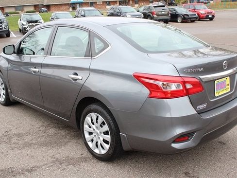 Used 2016 Nissan Sentra S image 27