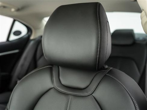 New 2026 Genesis G70 2.5T image 17