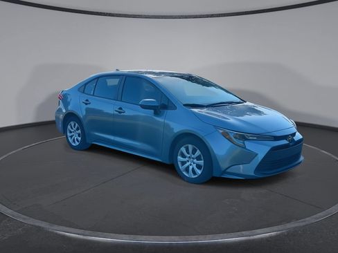 Used 2024 Toyota Corolla LE FWD image 2