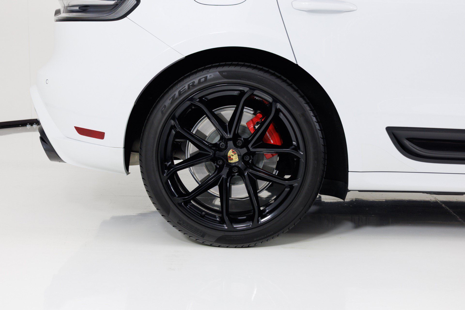 Used 2022 Porsche Macan GTS AWD/4WD image 12