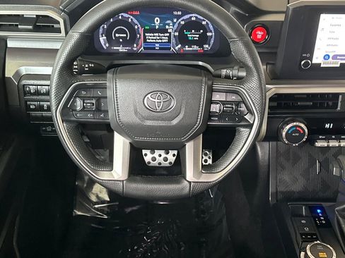 Used 2025 Toyota Tacoma TRD Sport image 14