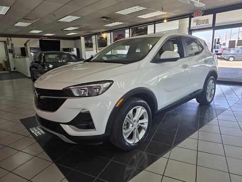 Used 2021 Buick Encore GX Preferred w/ Cold Weather Comfort Package FWD image 1