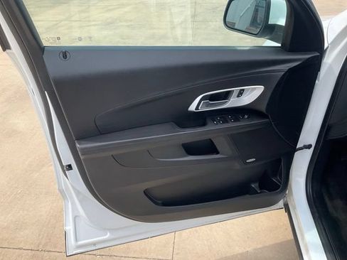 Used 2017 Chevrolet Equinox LT AWD/4WD image 5
