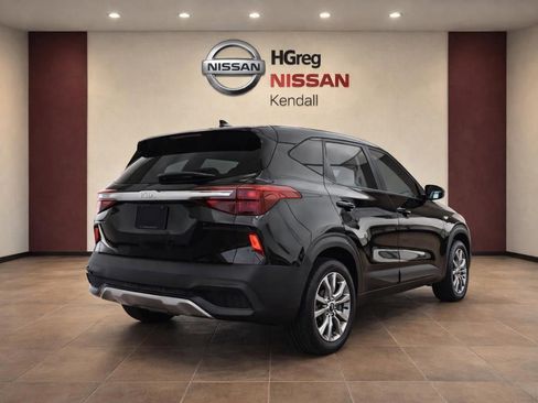 Used 2022 Kia Seltos LX AWD/4WD image 4