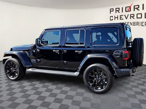 Used 2025 Jeep Wrangler Unlimited Sahara AWD/4WD image 6