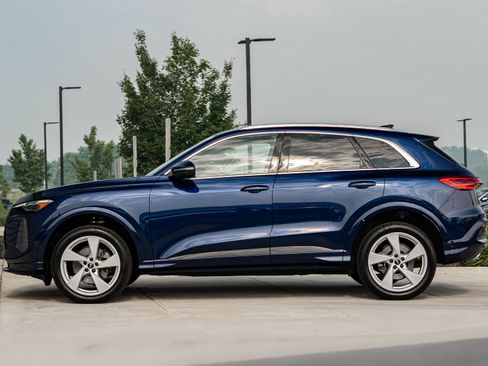 Certified 2025 Audi Q5 Premium w/ Premium Plus AWD/4WD image 6