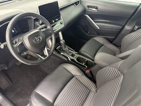 Used 2024 Toyota Corolla Cross AWD Hybrid w/ Convenience Package image 4