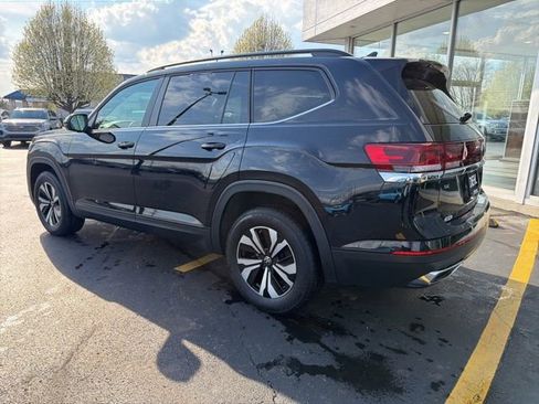 Used 2024 Volkswagen Atlas SE AWD/4WD image 4