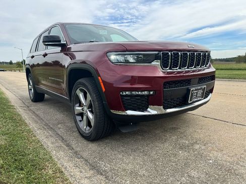 Used 2022 Jeep Grand Cherokee L Limited image 3