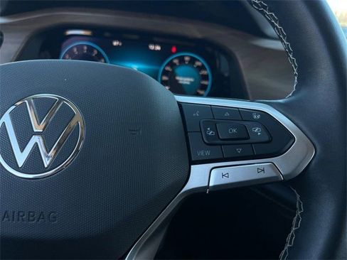 Used 2024 Volkswagen Atlas SE image 14