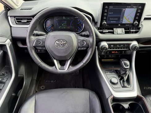 Used 2020 Toyota RAV4 Limited image 12