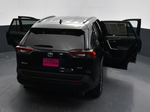 Used 2024 Toyota RAV4 XLE FWD image 21