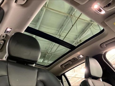 Used 2019 Volvo XC90 T5 Momentum w/ Multimedia Package AWD/4WD image 24